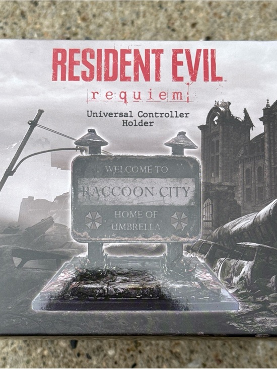 Capcom Other - Resident Evil Requiem Universal Controller Holder - Black/Grey